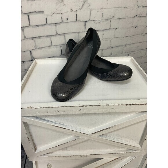 Stuart Weitzman 6M Womens Shoes Ballet Flat Silver Snakeskin Slip On Rck - Picture 4 of 12